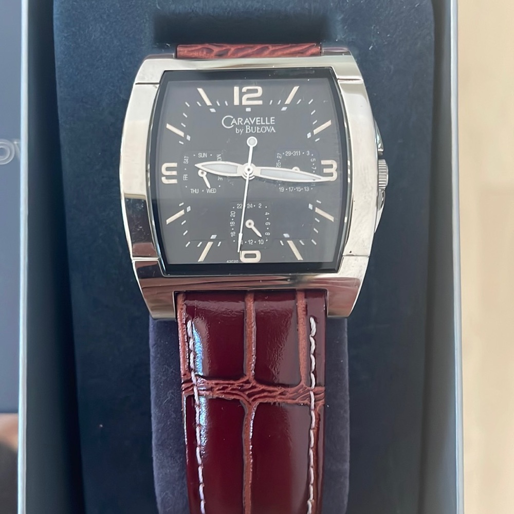 Mens caravels bulova watch. New with tags. Never worn.